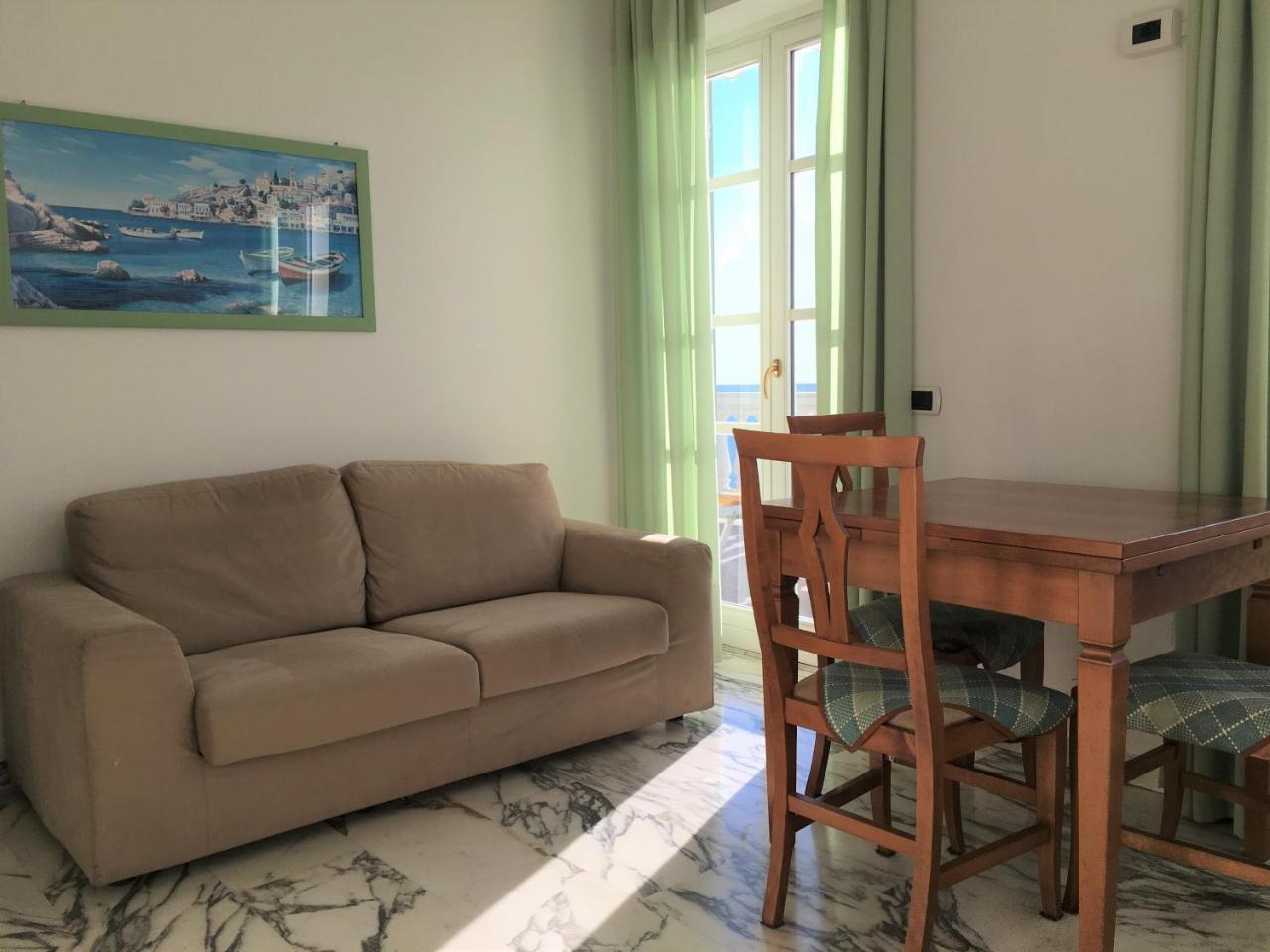 La Villetta Appartamenti Per Vacanze Finale Ligure Exteriör bild